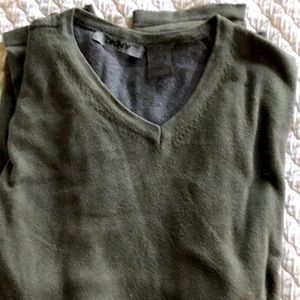 Sage green L DKNY v neck sweater